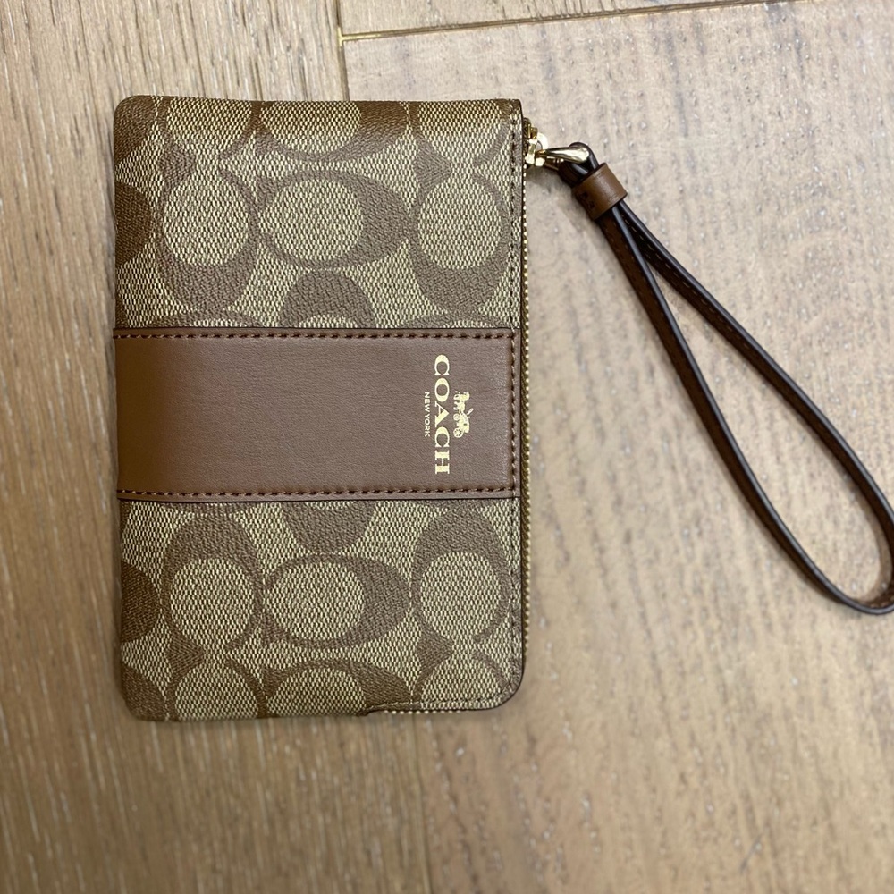 Coach Wristlet BRAND NEW NEVER USED
